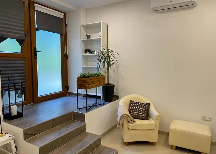Glambyaj With Free Parking And Netflix דירה *