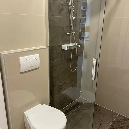 Glambyaj With Free Parking And Netflix Apartman *