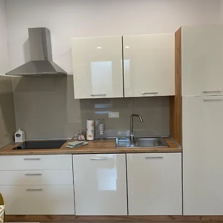 Apartment Glambyaj
