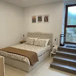Glambyaj With Free Parking And Netflix Pula